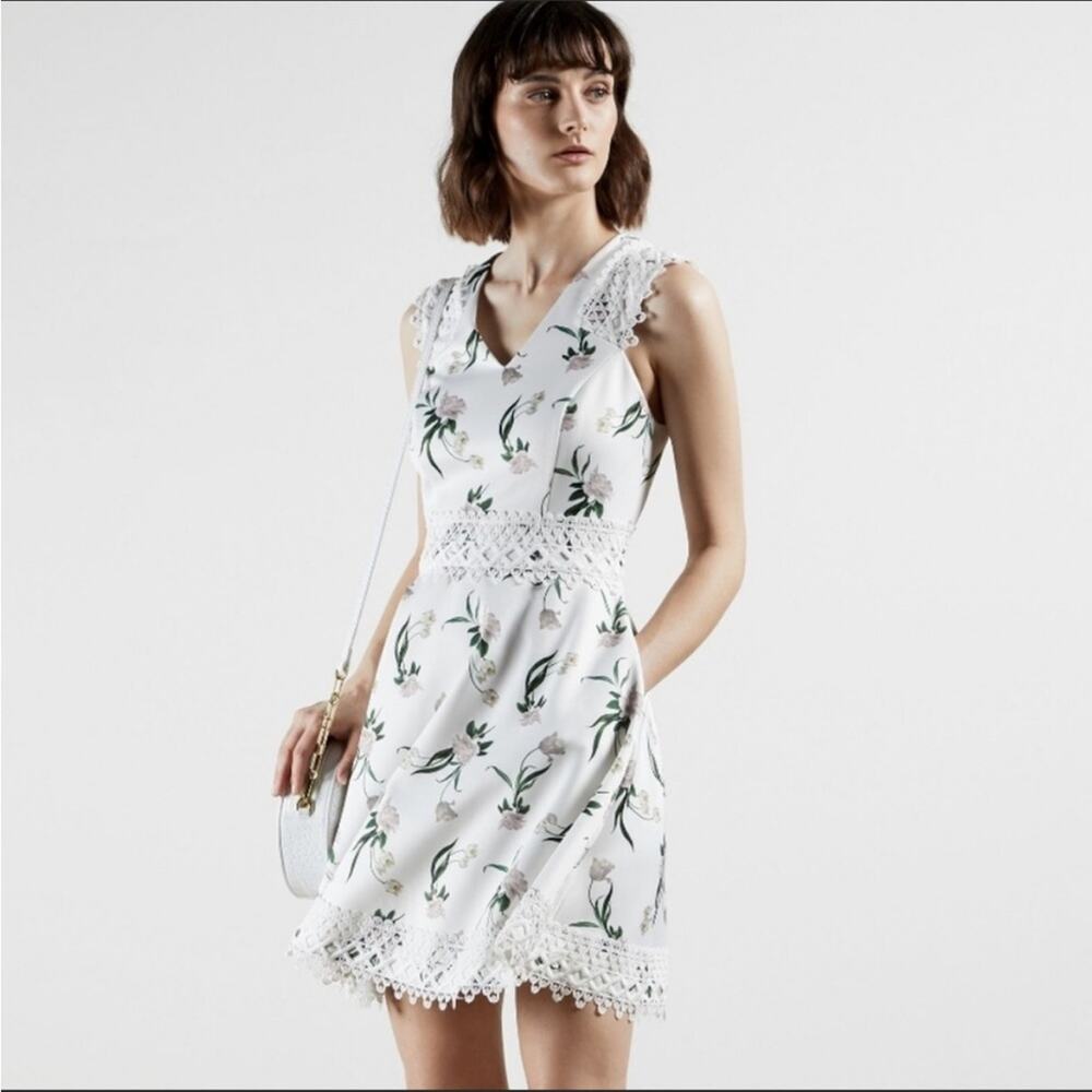 Ted Baker Nolla elderflower floral lace fit and flare dress sz 2 fits like a 6